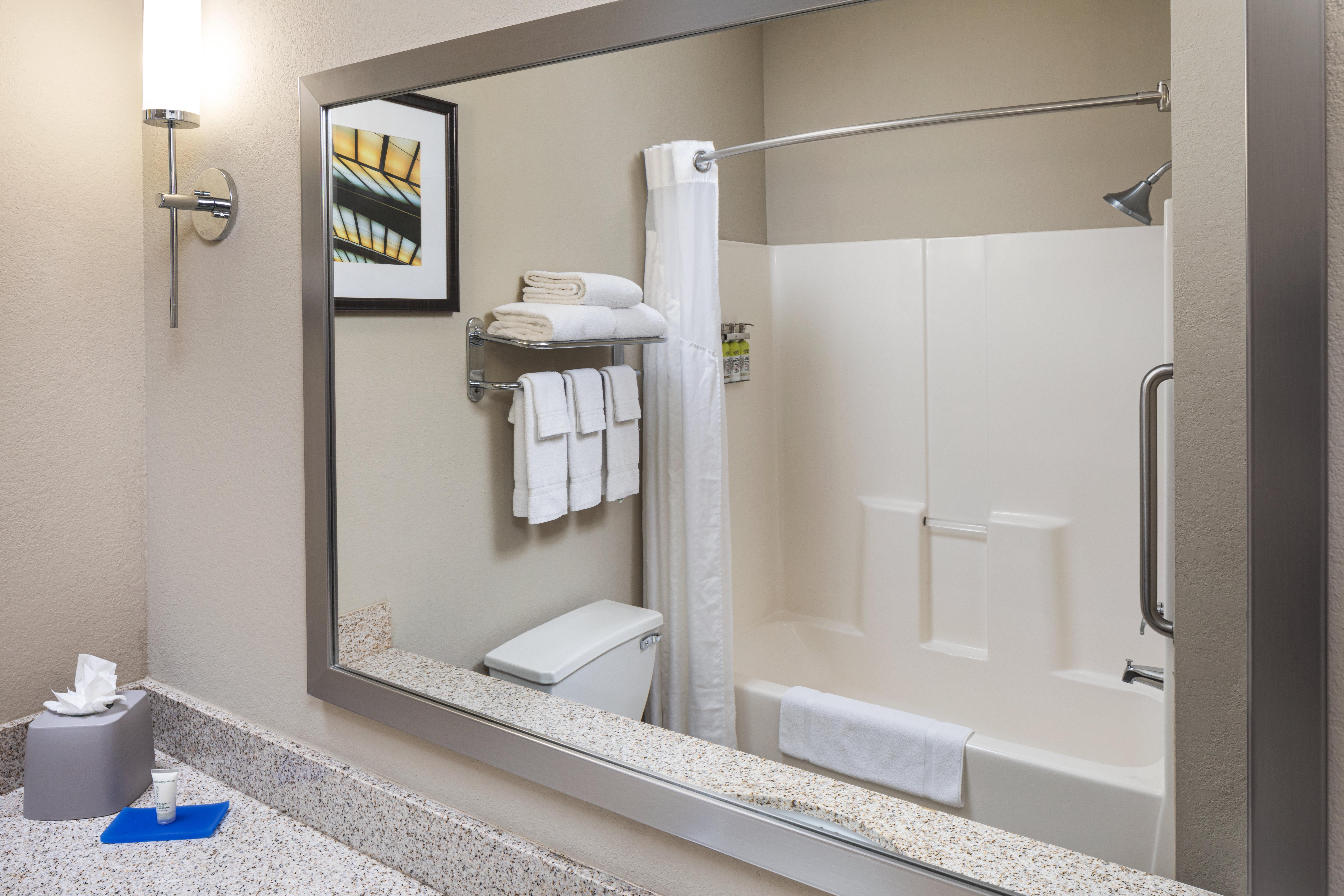 Holiday Inn Express Hotel & Suites Minneapolis - Minnetonka By Ihg Exterior photo