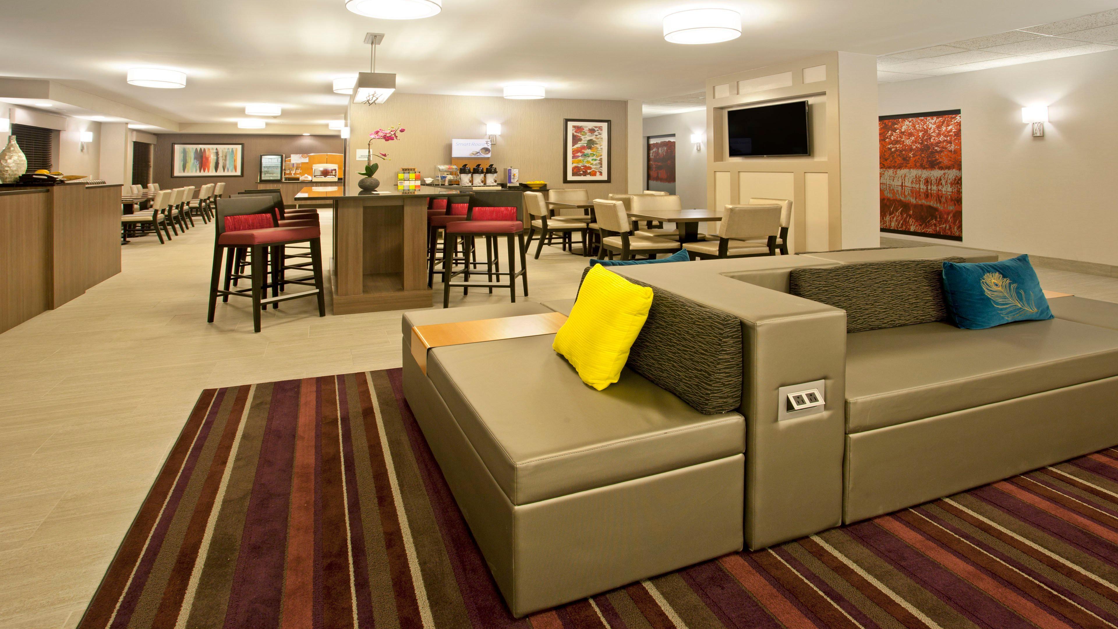 Holiday Inn Express Hotel & Suites Minneapolis - Minnetonka By Ihg Exterior photo