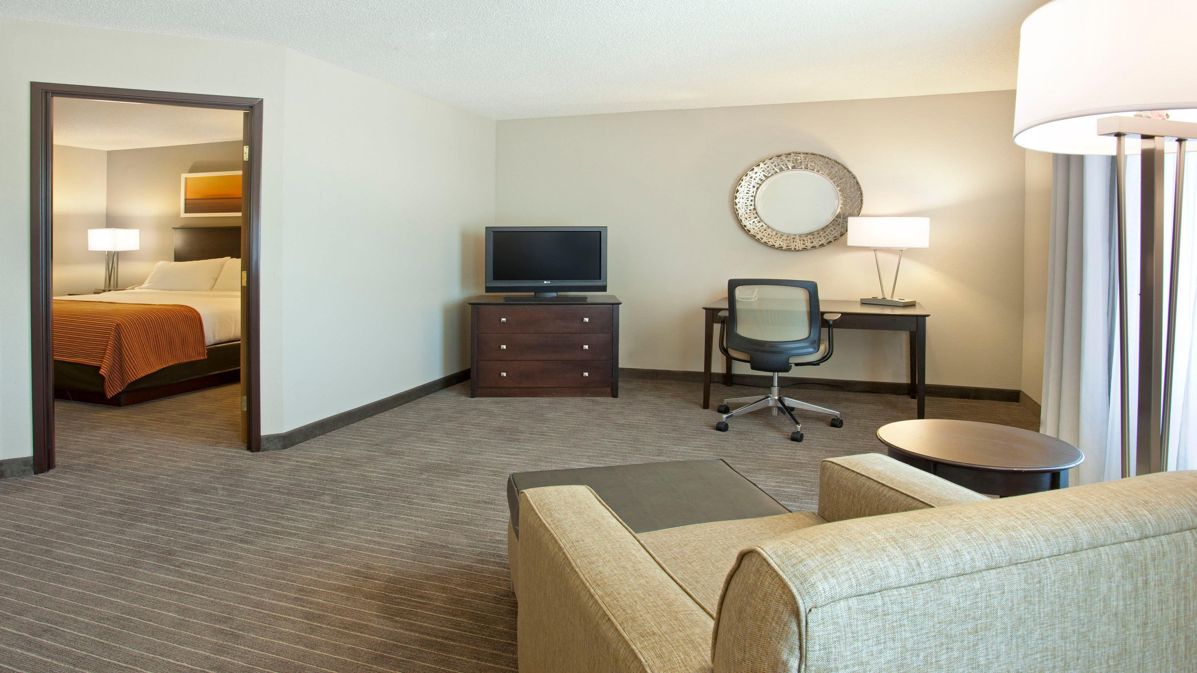 Holiday Inn Express Hotel & Suites Minneapolis - Minnetonka By Ihg Exterior photo